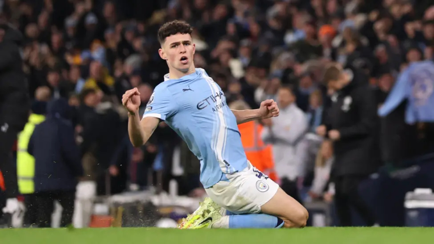 Foden scores injury-time winner as Man City see off Leeds fightback